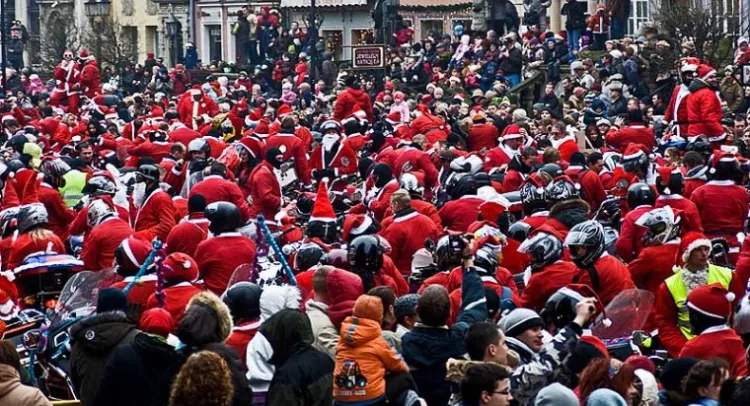 W zeszłym roku na Długim Targu w Gdańsku zebrało się 2,3 tys. Mikołajów na Motocyklach.