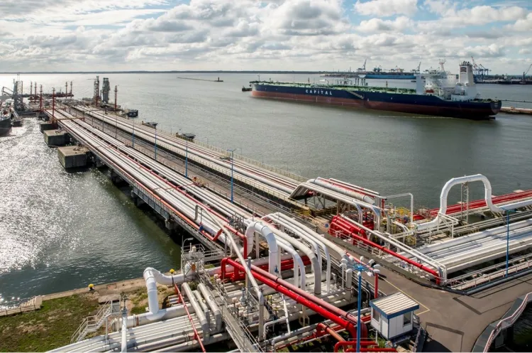 Grupa Lotos odebrała w Naftoporcie ładunek ropy naftowej Hibernia z Kanady.
