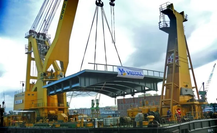 Vistal Gdynia SA istnieje od 1991 roku. Od ponad 25 lat buduje konstrukcje stalowe dla przemysłu budowlanego, energetycznego, okrętowego i offshore.