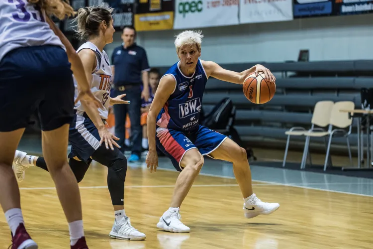Jelena Skerović (na zdjęciu) i jej koleżanki z Basketu Gdynia muszą wygrać dwumecz ze Spartakiem Nogańsk, aby wziąć udział w rozgrywkach Eurocup. 