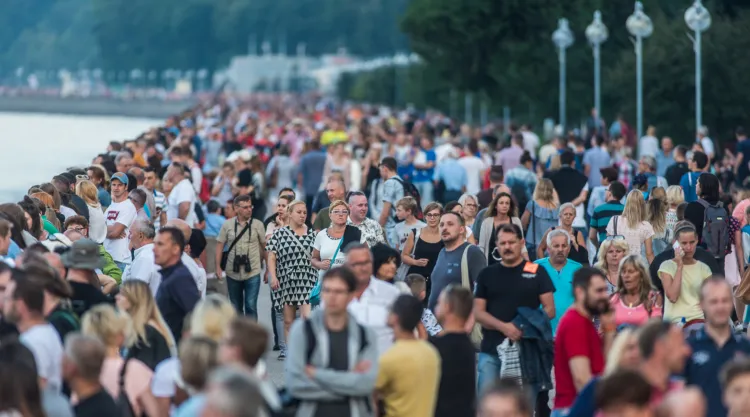 Najwięcej turystów odwiedziło Gdynię podczas pokazów lotniczych Aerobaltic. Według władz Gdyni - 200 tys. osób.