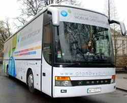 Atomowy autobus to projekt, którego celem jest propagowanie wiedzy na temat pokojowego wykorzystania energii jądrowej. 