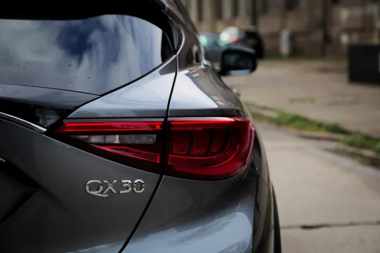Infiniti QX30