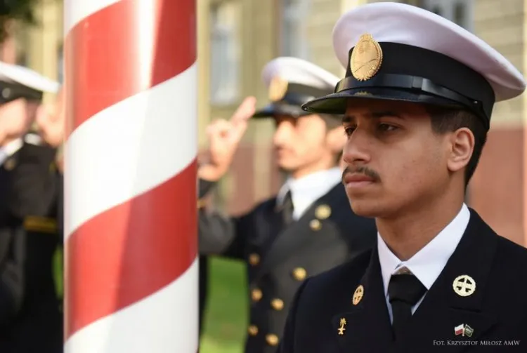 W Akademii Marynarki Wojennej studiuje wielu studentów z krajów arabskich, w tym z Kuwejtu czy Arabii Saudyjskiej. 