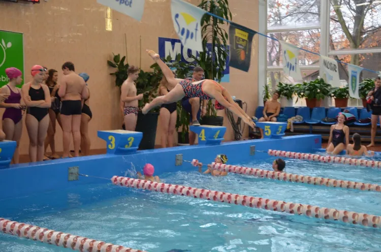 W sobotę można wybrać się na zawody pływacki do krytej pływalni w Sopocie.