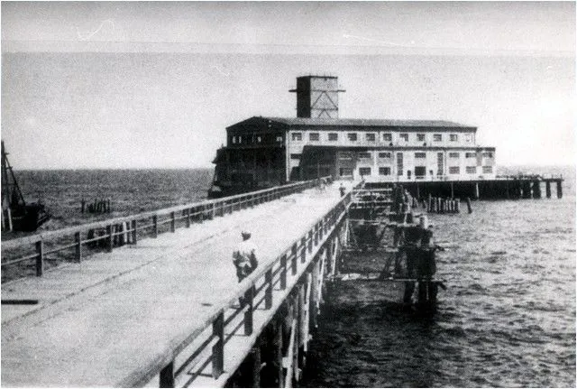 W 1940 roku z plaży w Babich Dołach można było dojść do torpedowni. Oczywiście wstęp na pomost był chroniony.