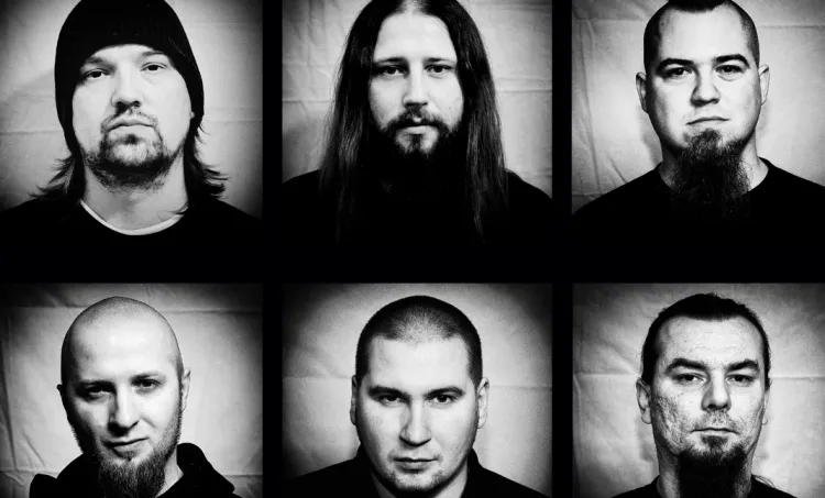 Blindead tworzą: Patryk Zwoliński (śpiew), Mateusz Śmierzchalski (gitara), Marek Zieliński (gitara), Piotr Kawalerowski (bas), Konrad Ciesielski (perkusja) i Bartosz Hervy (elektronika).