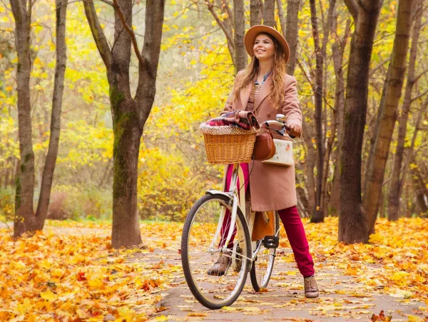 Miejski ubiór na rower może być tak samo modny jak na spacer