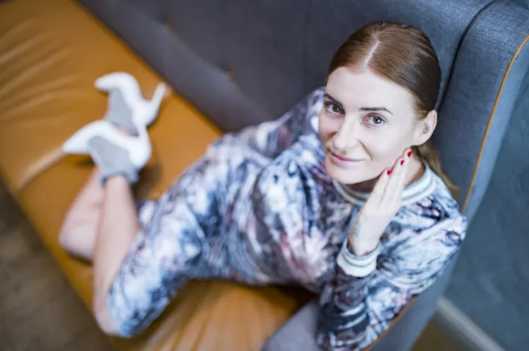 Karolina Kalska stworzyła markę Kalska, która proponuje nieszablonowe ubrania dla kobiet.

Zdjęcia wykonane zostały w Restauracji Przystanek Orłowo.
