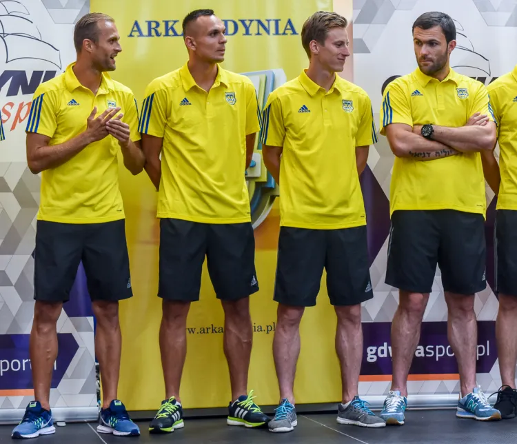 Czterej z aż siedmiu piłkarzy, którzy w tym sezonie nosili kapitańską opaskę w Arce Gdynia (od prawej): Krzysztof Sobieraj, Tadeusz Socha, Dawid Sołdecki i Antoni Łukasiewicz.