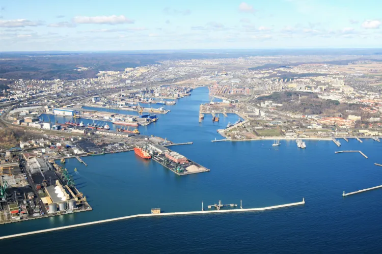 Twórcy koncepcji Morskiego Funduszu Inwestycyjnego oczekują, że pozwoli on stoczniom, czy armatorom ograniczyć ryzyko związane z cyklicznością koniunktury, mającą wpływ na rentowność inwestycji w budowę statków, żeglugi i infrastruktury portowej. Na zdjęciu Port Gdynia.
