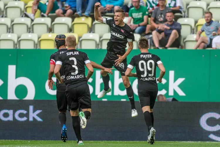 Piłkarze Cracovii w obu meczach bieżącego sezonu cieszyli się ze zwycięstw nad Lechią. W Gdańsku VAR im przeszkadzał, ale w Krakowie okazał się ich sprzymierzeńcem. 