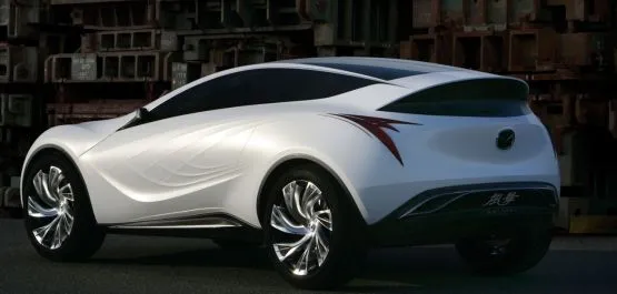 Nie będzie to najważniejsza premiera 2011 roku, być może jednak najciekawsza pod względem designu. Nowa Mazda CX-5 ma być wzorowana na studyjnym modelu Kazamai (na zdjęciu). 
