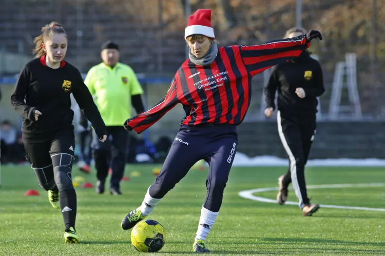 Turnieje "Do przerwy 0:1" od lat przyciągają piłkarzy i piłkarki z całego Pomorza. W sobotę odbędzie się zimowa edycja zawodów.