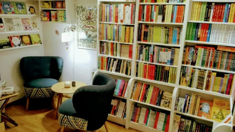 Księgarnia Ambelucja w Sopocie - to przykład małej, kameralnej i ambitnej księgarni, w której liczy się dobra literatura, spotkanie z książką i z drugim człowiekiem. 