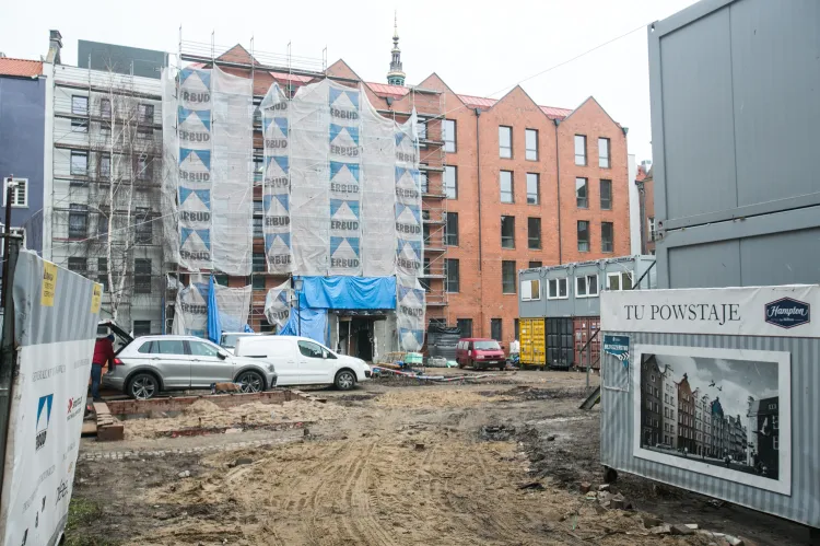 Budowa hotelu Hampton by Hilton w miejscu dawnego kina Neptun w historycznym śródmieściu Gdańska.