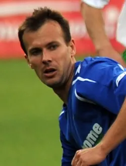 Marek Zieńczuk jesienią w ekstraklasie zagrał tylko trzy razy w biało-zielonych barwach. Wiosnę rozpocznie w Ruchu od mecz przeciwko... Lechii. 