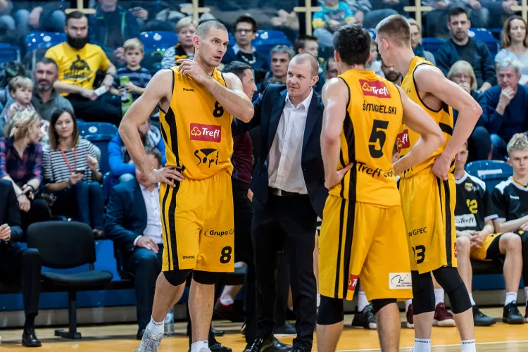 Trenerowi Marcinowi Klozińskiemu oraz jego koszykarzom nie udało się znaleźć sposobu na przerwanie serii porażek, która wynosi już pięć.