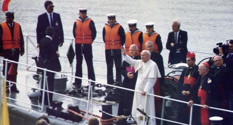 Papież na pokładzie ORP Mewa.