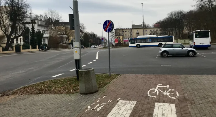 Budowa drogi rowerowej od istniejącej trasy w ul. Piłsudskiego na bulwar w Gdyni potrwa do późnego lata. Przebudowa pętli przy ul. Tetmajera to osobna inwestycja.
