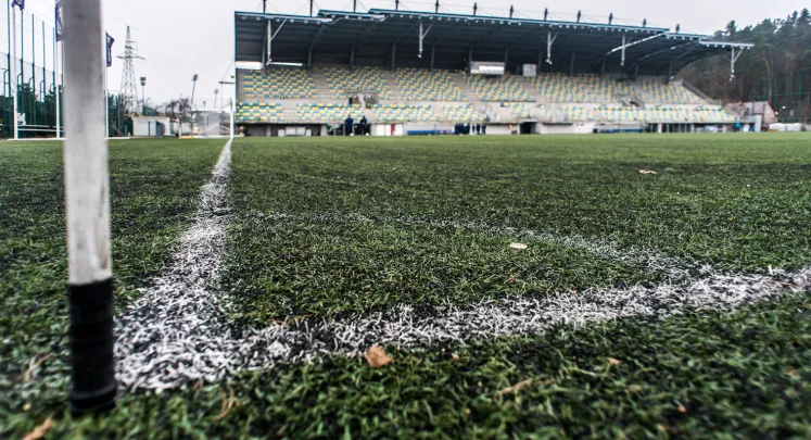Narodowy Stadion Rugby w Gdyni wymaga wymiany murawy. Nawierzchnia trafi na sześć boisk przyszkolnych.
