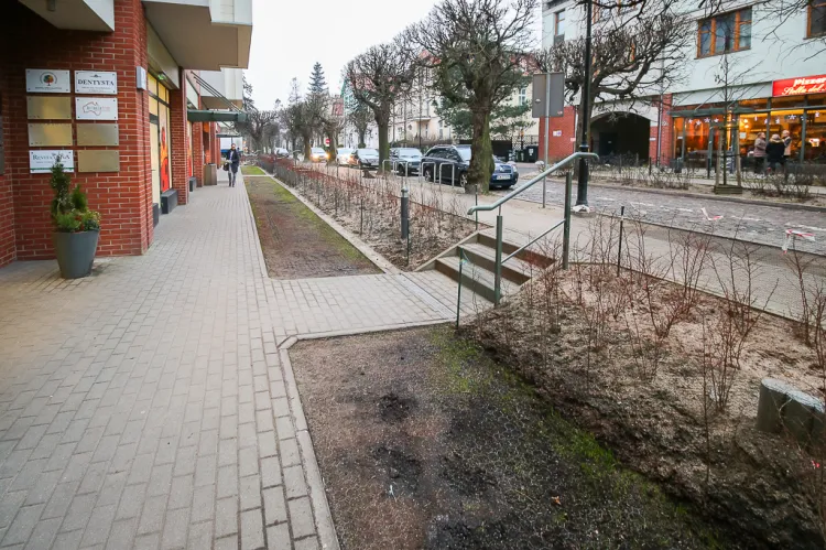 Istniejące schody przy pobliskich inwestycjach. Podobnie może być na pętli.