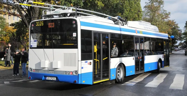 Pierwsze 10 trolejbusów, które mogą jeździć bez prądu, dotarło do Gdyni jesienią 2010 r.