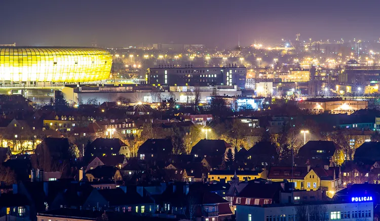 Do 2025 r. w ramach programu Jaśniejszy Gdańsk przewidziano montaż oświetlenia w ponad 500 lokalizacjach.