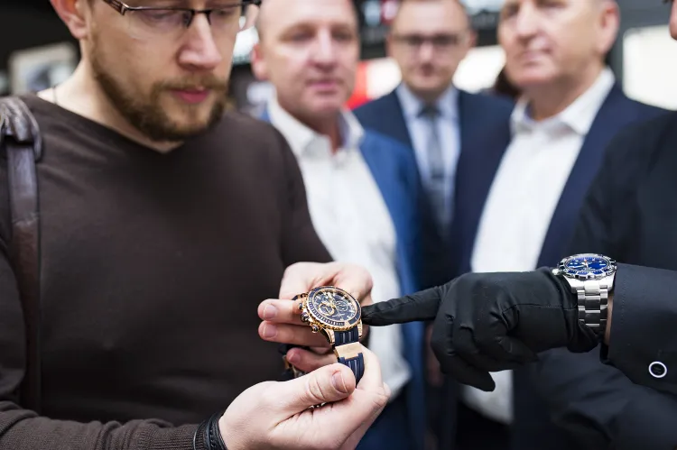 Na uczestników wydarzenia czekały pokazy limitowanych kolekcji biżuterii z diamentami oraz ekskluzywnych manufaktur zegarkowych. I to właśnie one wzbudziły największe zainteresowanie.