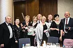 Goście chętnie brali udział w licytacji, której towarzyszył dobry humor i przyjazna atmosfera.