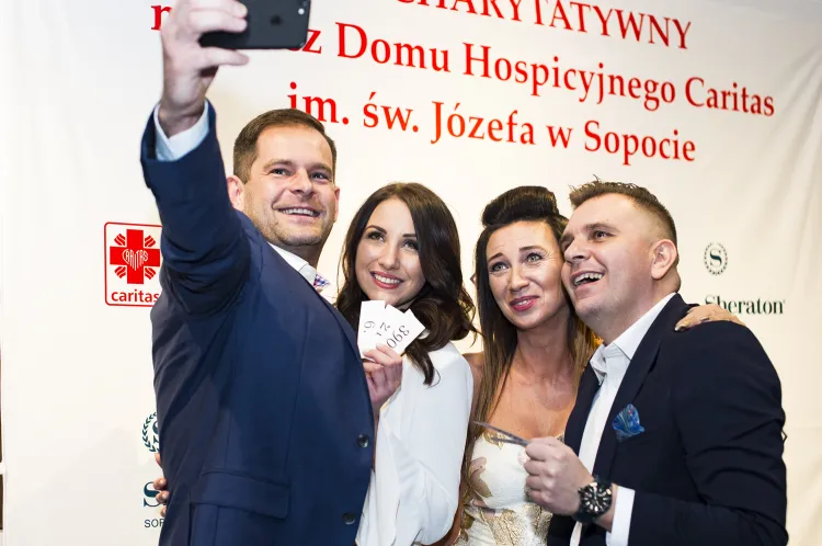 Goście balu charytatywnego w Sheraton Sopot Hotel.