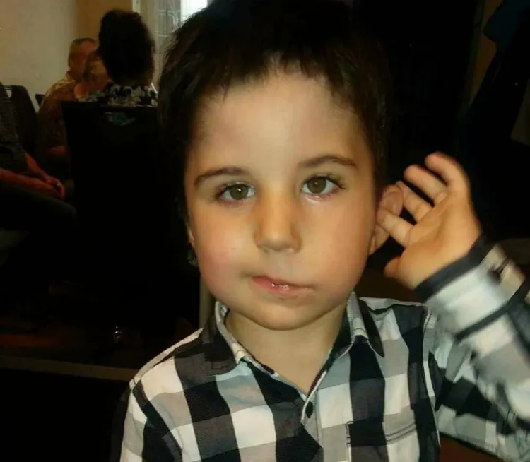 Kuba Zieliński to czterolatek, który urodził się bezwładnymi mięśniami twarzy. 