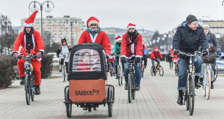 Czy rowery cargo będą pojawiały się w Trójmieście nie tylko od święta? Tu na przejeździe dla WOŚP w styczniu 2018 roku.