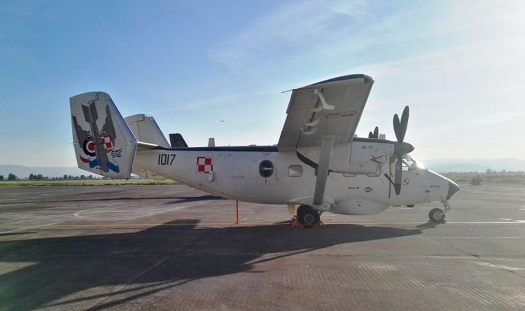 Samolot patrolowo-rozpoznawczy M28B 1R w okolicznościowym malowaniu z 2003 r. Nawiązuje ono do historycznych barw Wellingtona z 304. Dywizjonu Bombowego Ziemi Śląskiej.