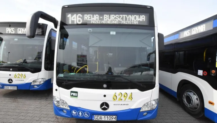 Każdy z autobusów Mercedes-Benz O530G C2 mieści po 150 pasażerów.