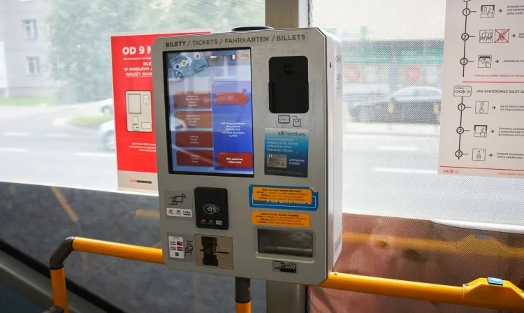 Tak wyglądały dotychczasowe biletomaty we wrocławskich tramwajach i autobusach.