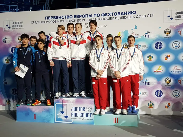 Reprezentacja Polski kadetów na trzecim stopniu podium mistrzostw Europy kadetów