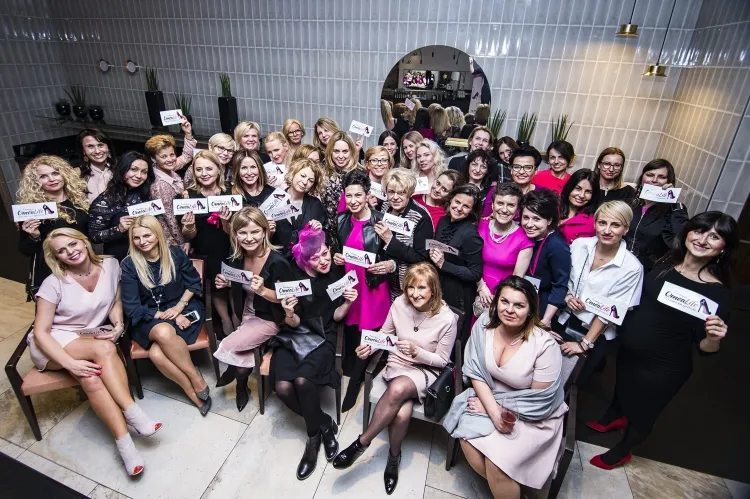 Uczestniczki charytatywnej kolacji "Kobiety kobietom" w restauracji Mercato.