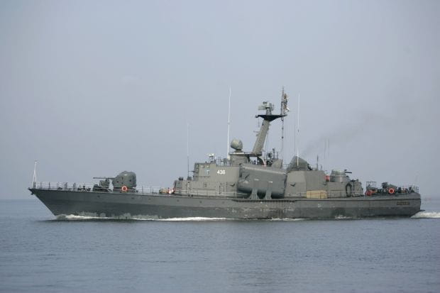 ORP "Metalowiec" był jednym z czterech okrętów rakietowych typu Mołnija na stanie Marynarki Wojennej. Prędkość maksymalna tych jednostek wynosiła 43 węzły, czyli prawie 80 km/godz.