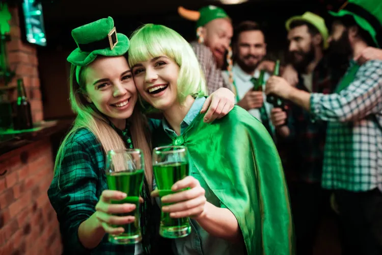 Kolorem przewodnim Dnia Św. Patryka jest zielony, a przysmakiem zielone piwo.