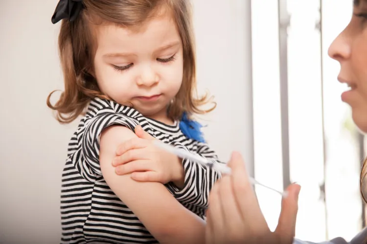 Kto może zostać zaszczepiony: dzieci do ukończenia 5. roku życia, które nie podlegają obowiązkowi szczepień oraz nie były zaszczepione.