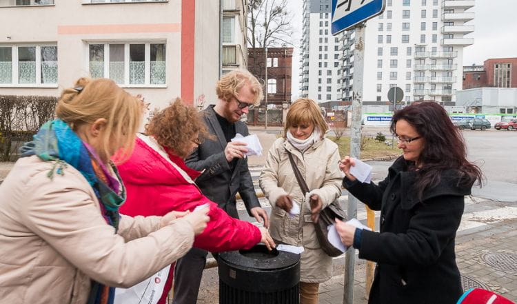Aktywiści miejscy ze stowarzyszenia Lepszy Gdańsk uważają, że tzw. specustawa mieszkaniowa nadaje się wyłącznie do kosza.