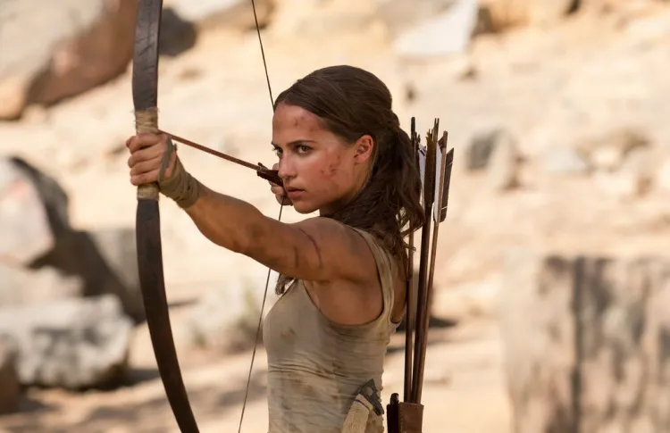 "Tomb Raider" to jeden z najbardziej wyczekiwanych filmów tego roku, szczególnie przez fanów serii komputerowych gier z Larą Croft. Produkcję z udziałem Alicii Vikander będzie można przedpremierowo zobaczyć w świąteczny weekend w trójmiejskich kinach.