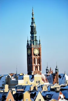 Zegar na Ratuszu Głównego Miasta to ważny punkt panoramy Gdańska.