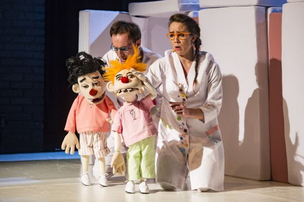 Główne role w spektaklu "Bakteriusz i Próchniak" grają lalki -  muppety. Animowane przez aktorów w planie żywym (bez zasłon) podbijają serca młodych widzów. 