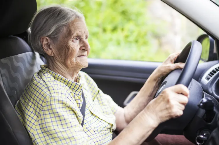 Niewykluczone, że już niebawem kierowcy w podeszłym wieku będą musieli cyklicznie meldować się u lekarzy w celu odbycia okresowych badań. 