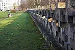 Naprawione ogrodzenie cmentarza na Zaspie. 