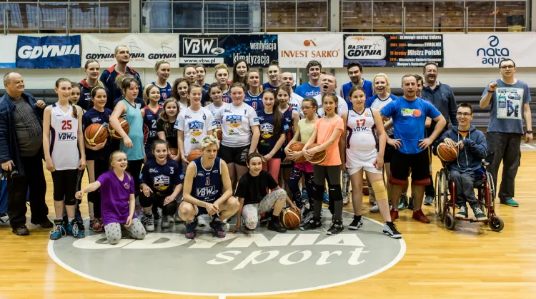 Basket 90 Gdynia zakończył sezon meczem z kibicami