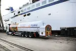 Współpraca Lotosu oraz PGNiG trwa od września 2016 roku, kiedy spółki Lotos Asfalt i PGNiG Obrót Detaliczny dostarczyły LNG, jako paliwo żeglugowe, do zbiorników nowo budowanej w stoczni jednostki.