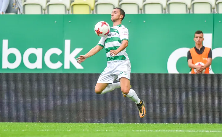 Joao Oliveira już kilka razy błysnął w barwach Lechii piłkarskim potencjałem, ale nadal nie wywalczył pewnego miejsca w składzie. Jeśli będzie grał więcej, chętnie zostanie jednak w Gdańsku. Jest już nawet po wstępnych rozmowach na ten temat.